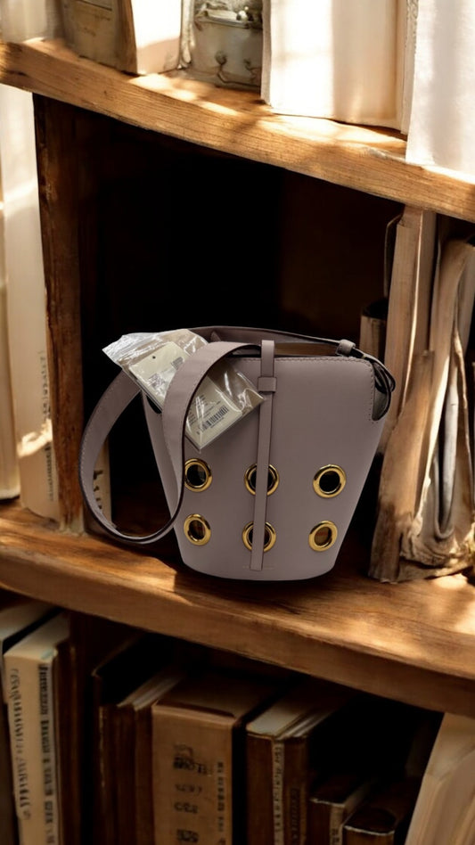 Burberry Grommet Bucket Bag in Pink Leather