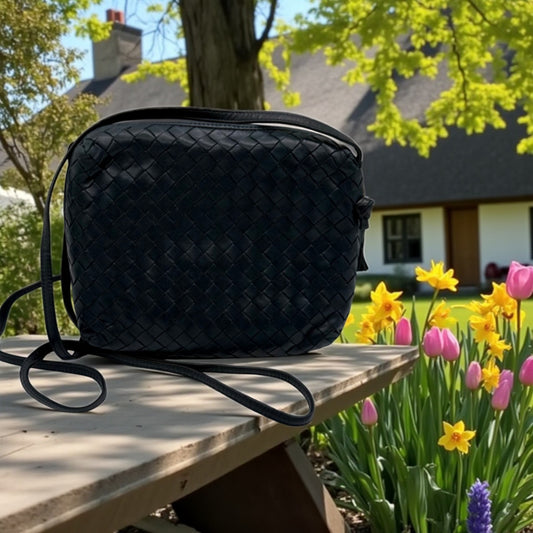 Bottega Veneta Intrecciato Nodini Crossbody Bag – Black