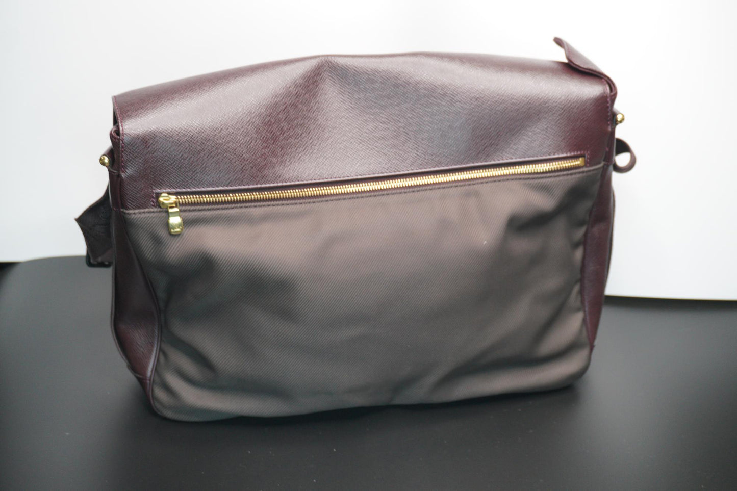 Louis Vuitton Dersou Messenger Bag in Taiga Leather
