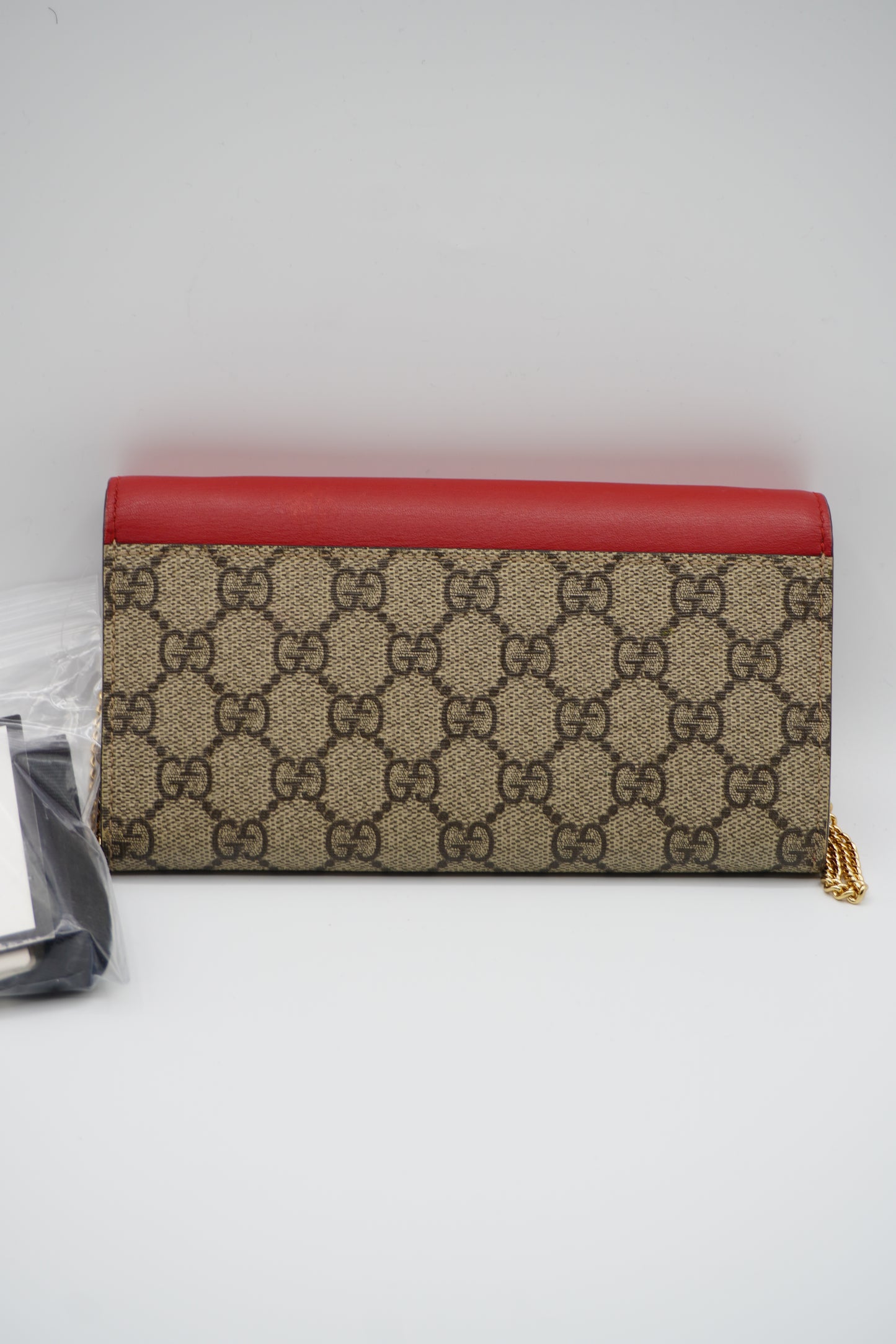 Gucci Padlock GG Supreme Wallet on Chain
