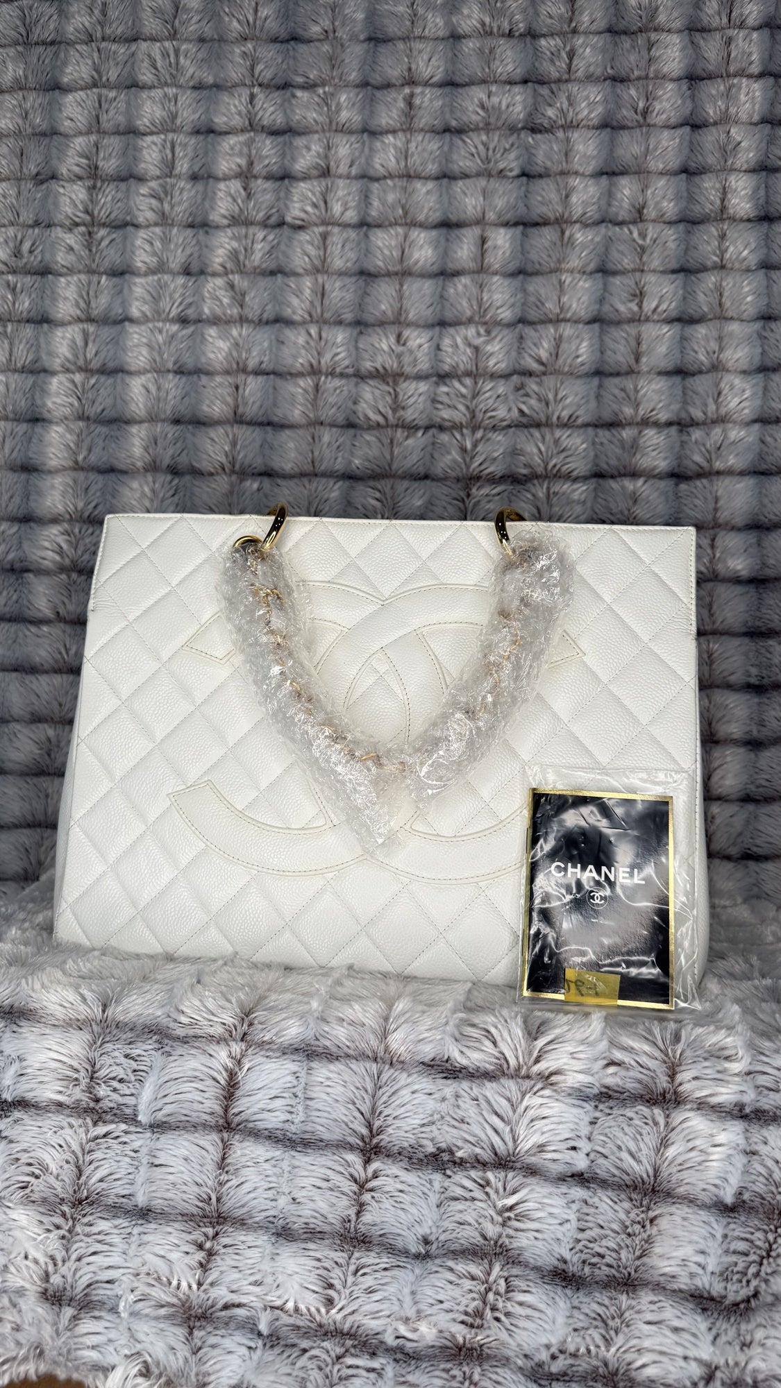 Chanel XL Grand Shopping Tote (GST) Caviar Leather – White