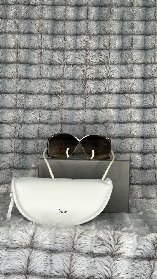 Christian Dior Oversized Butterfly Sunglasses – Gradient Brown
