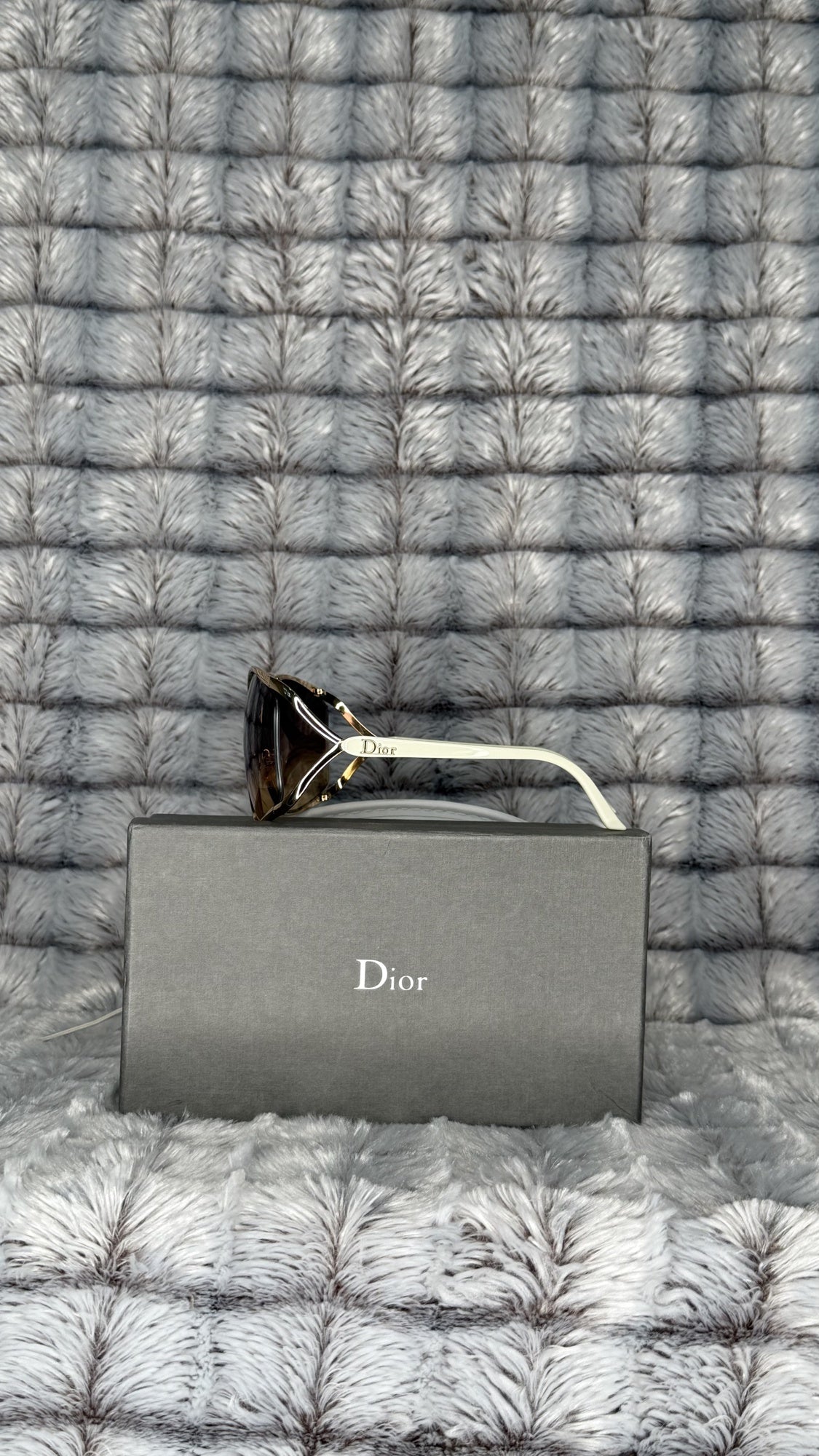 Christian Dior Oversized Butterfly Sunglasses – Gradient Brown