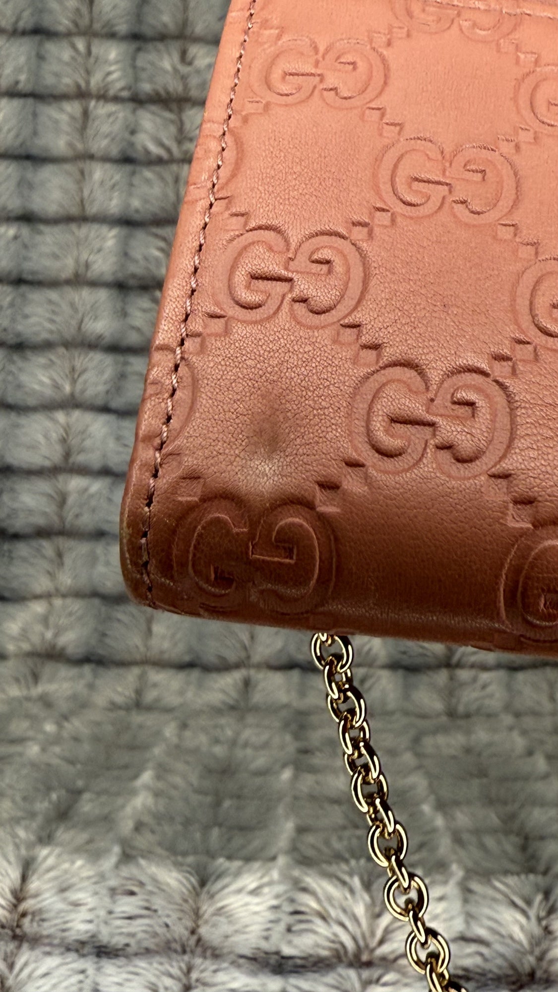 GUCCI Guccissima Leather Chain Shoulder Bag - Pink