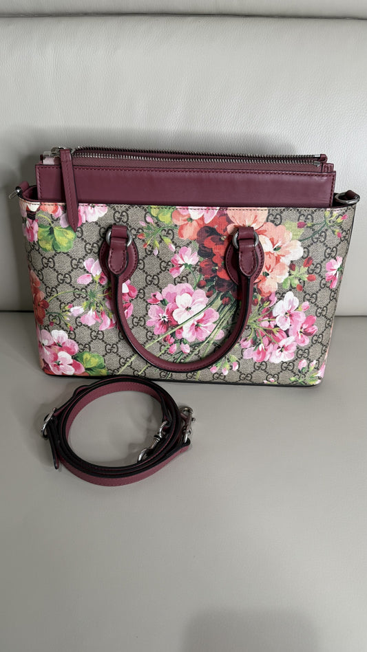 Gucci GG Supreme Blooms Tote Bag