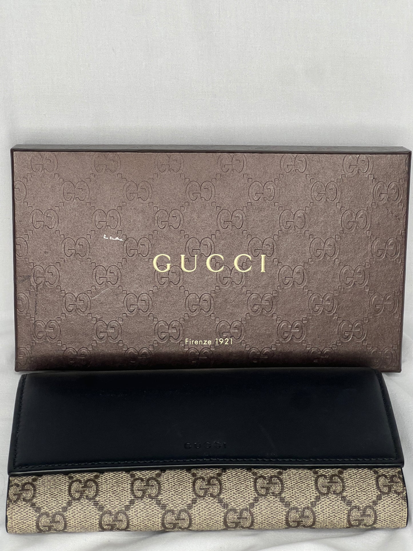 Gucci GG Supreme Continental Wallet
