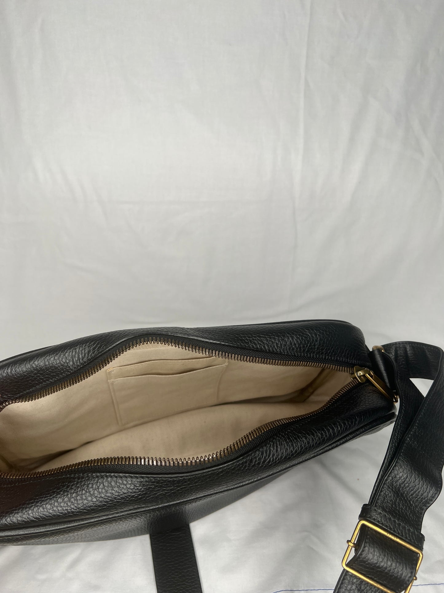 Gucci Black Leather Logo Messenger Bag