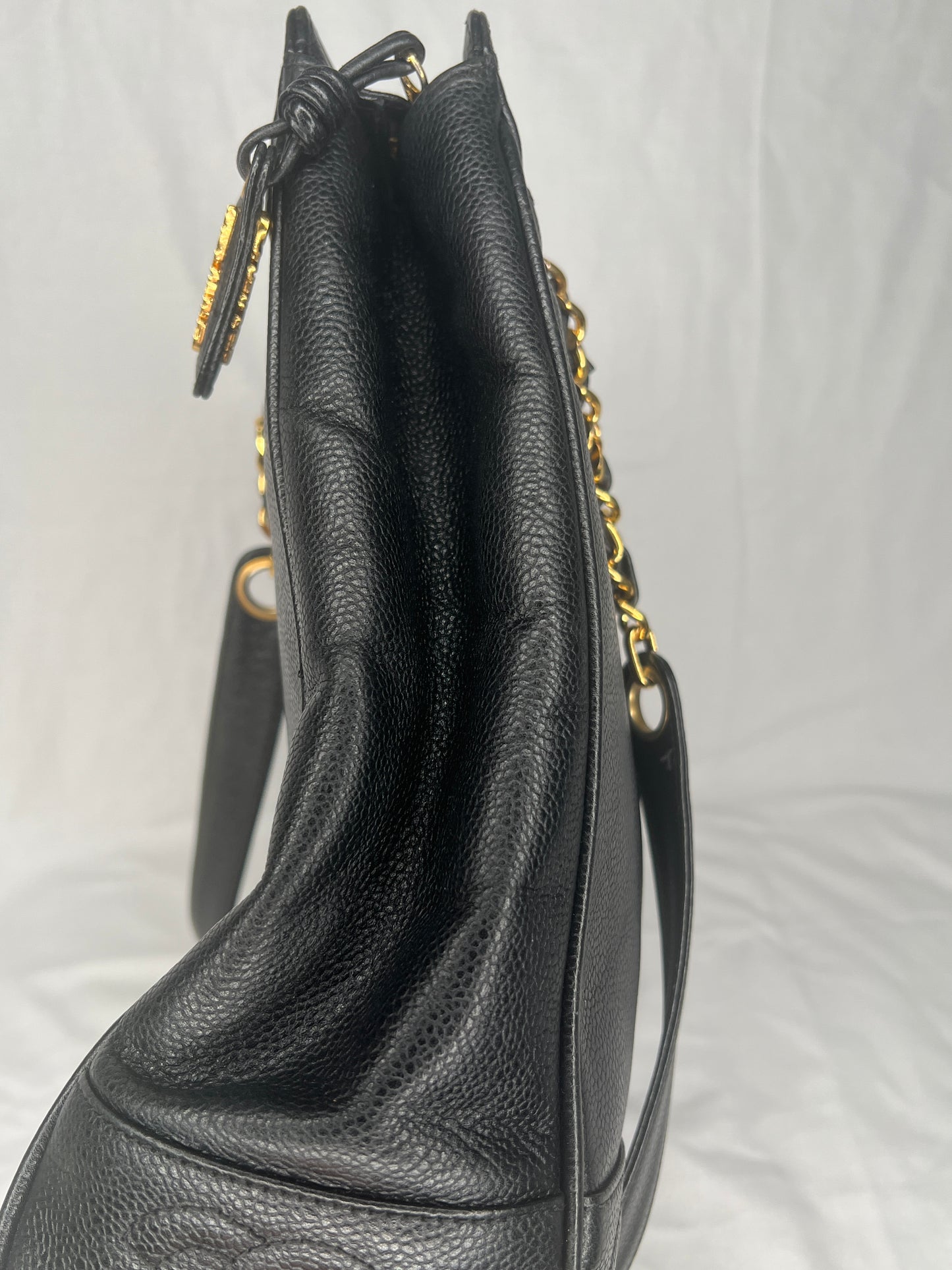 Chanel Vintage Caviar Leather Chain Shoulder Bag (Black)