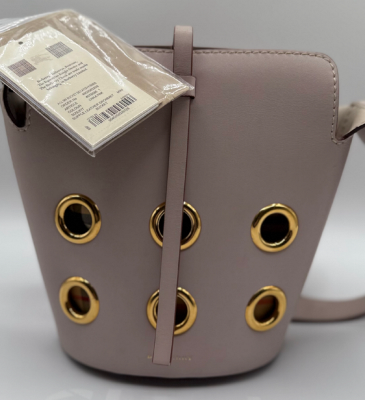 Burberry Grommet Bucket Bag in Pink Leather