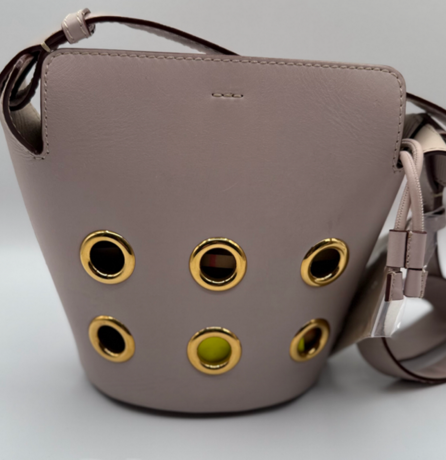Burberry Grommet Bucket Bag in Pink Leather