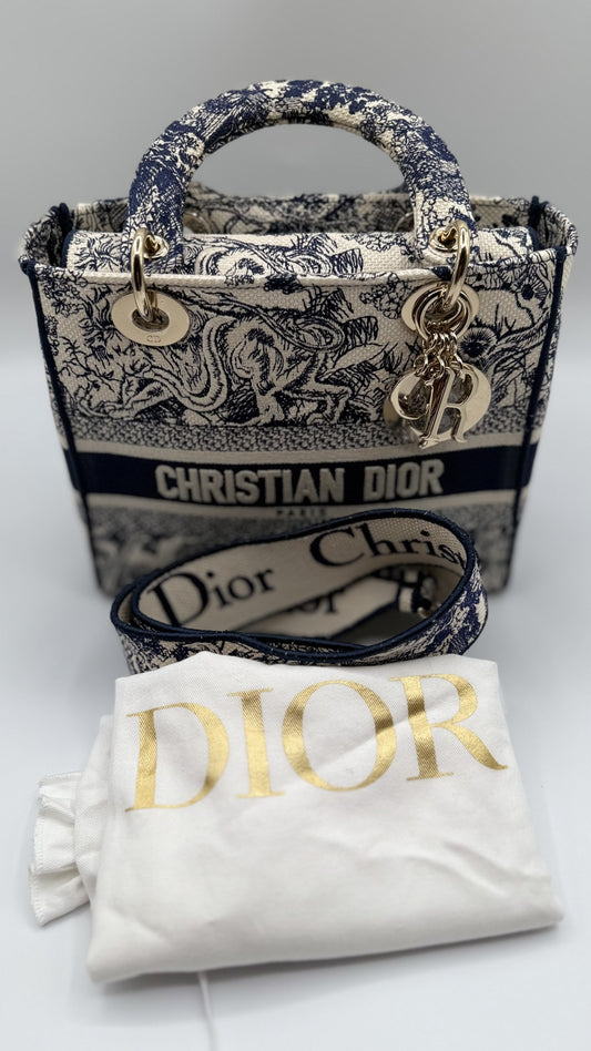 Christian Dior Lady D-Lite Bag – Toile de Jouy Embroidery