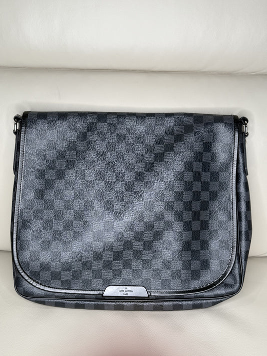 Louis Vuitton District MM Damier Graphite Canvas Messenger Bag