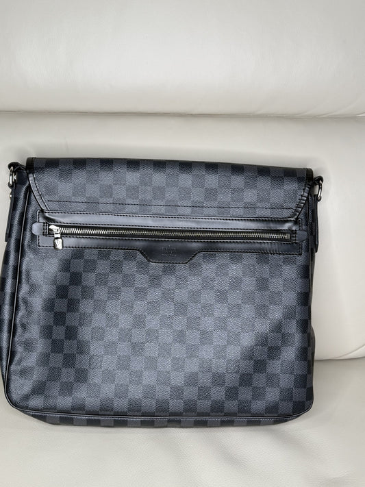 Louis Vuitton District MM Damier Graphite Canvas Messenger Bag