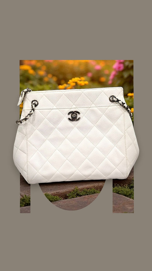 CHANEL Caviar Shoulder Bag - White