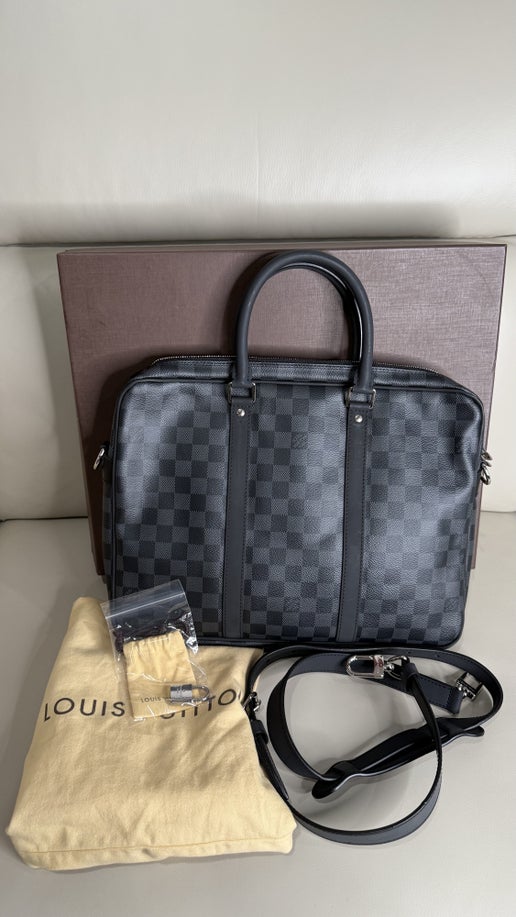 Louis Vuitton Porte-Documents Voyage in Damier Graphite