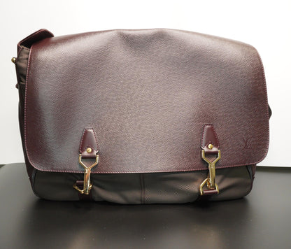 Louis Vuitton Dersou Messenger Bag in Taiga Leather