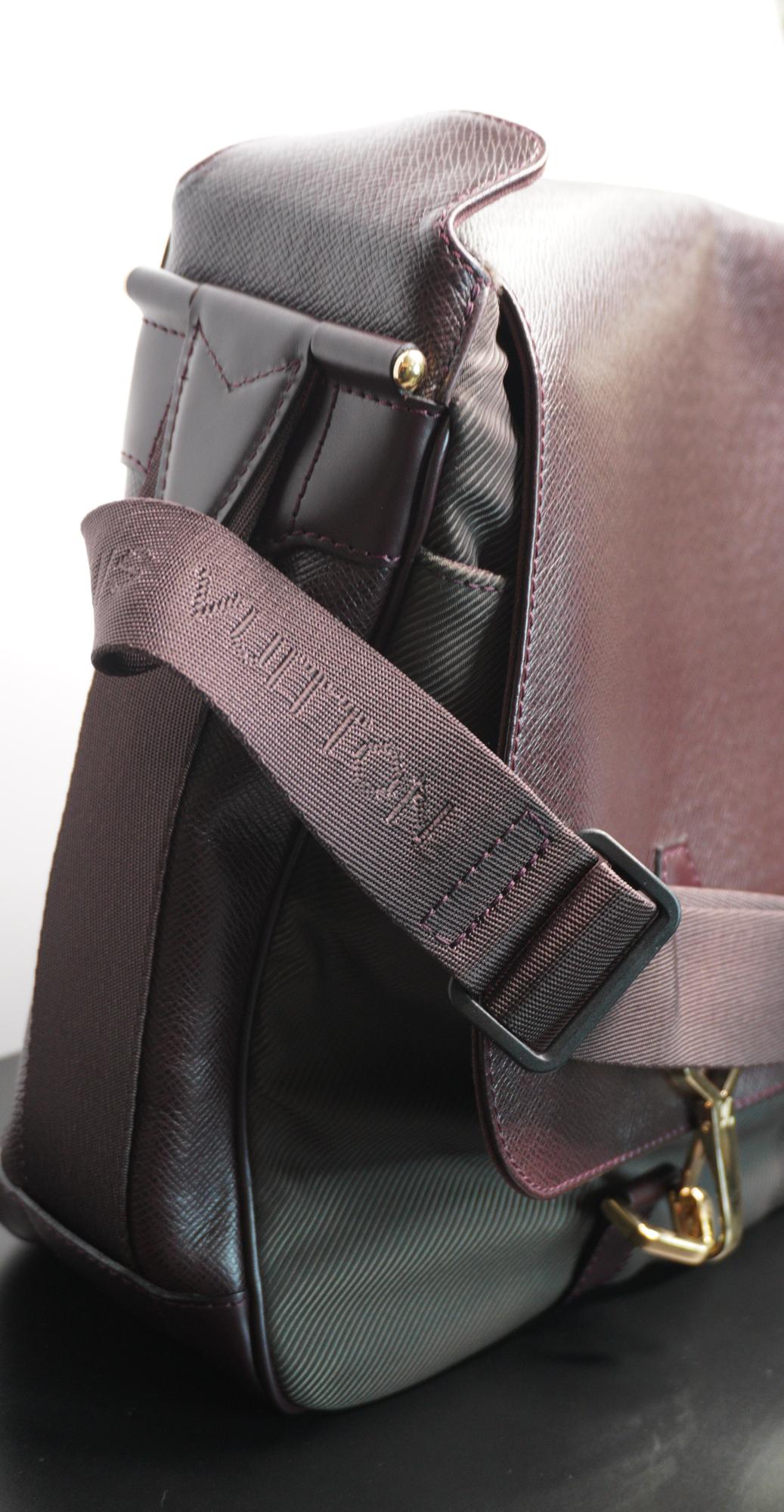 Louis Vuitton Dersou Messenger Bag in Taiga Leather