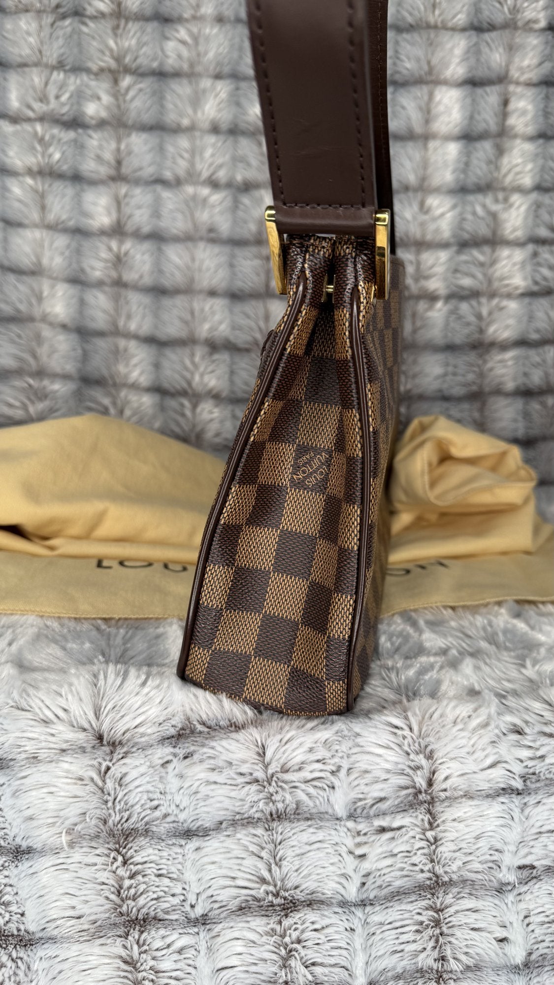 Louis Vuitton Damier Ebene Aubagne Shoulder Bag