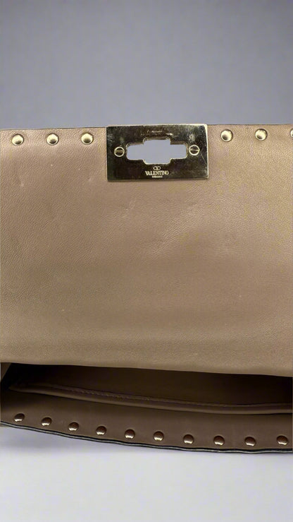 Valentino Garavani Rockstud Spike Wallet on Chain – Poudre