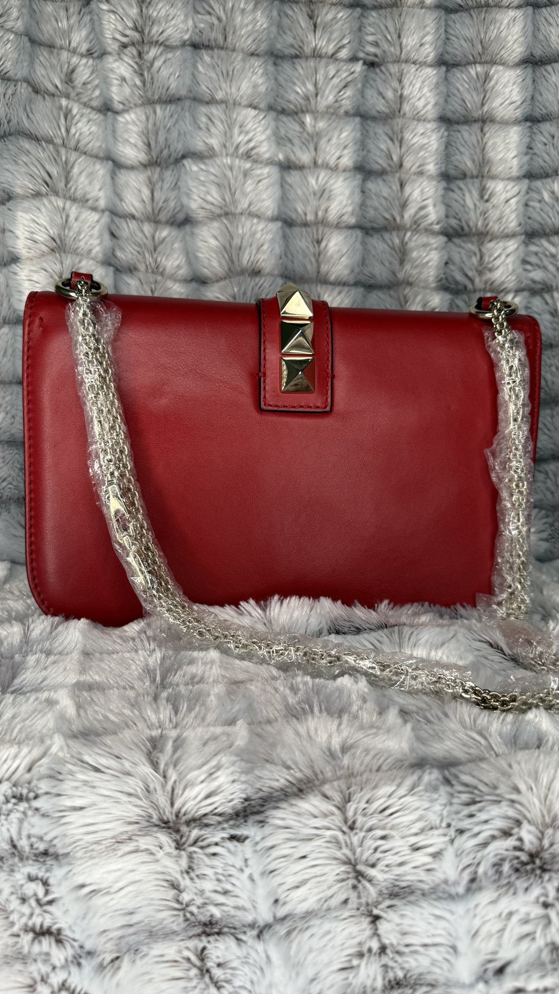 Valentino Garavani Vitello Medium Glam Lock Rockstud Flap Bag – Red