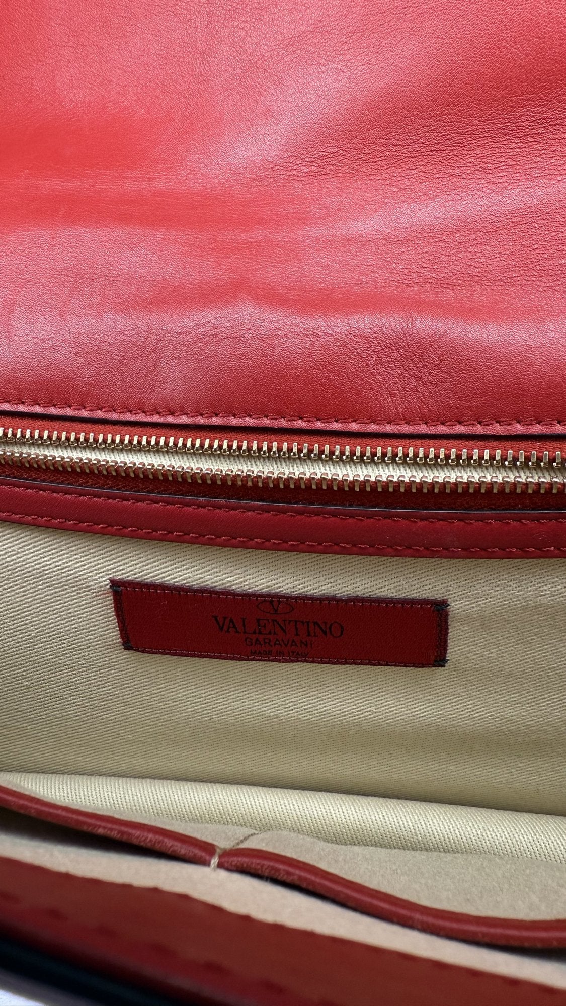 Valentino Garavani Vitello Medium Glam Lock Rockstud Flap Bag – Red