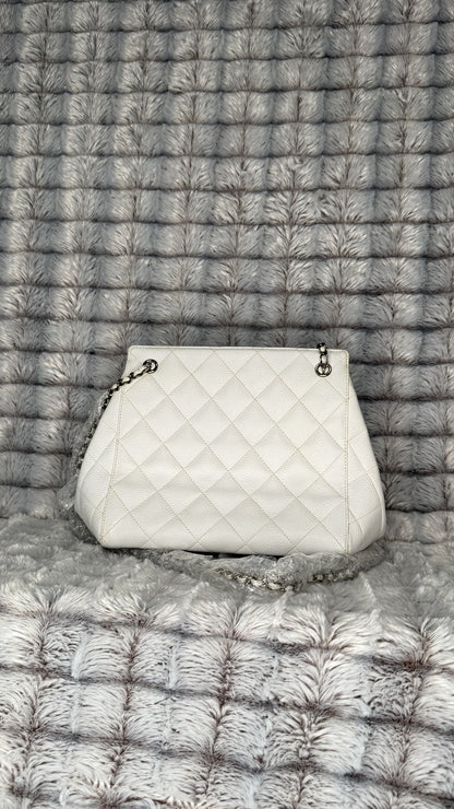 CHANEL Caviar Shoulder Bag - White