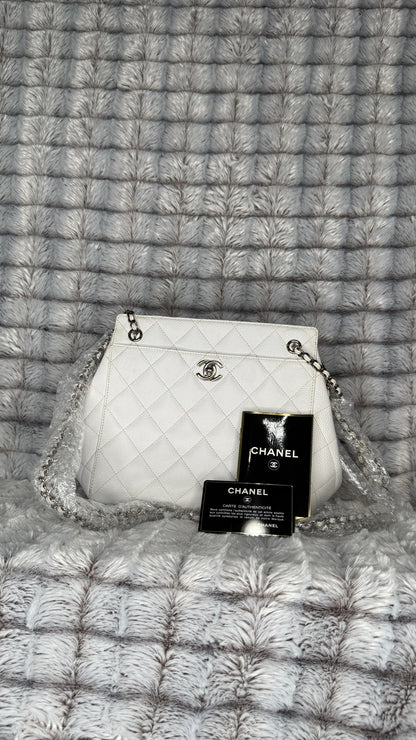 CHANEL Caviar Shoulder Bag - White