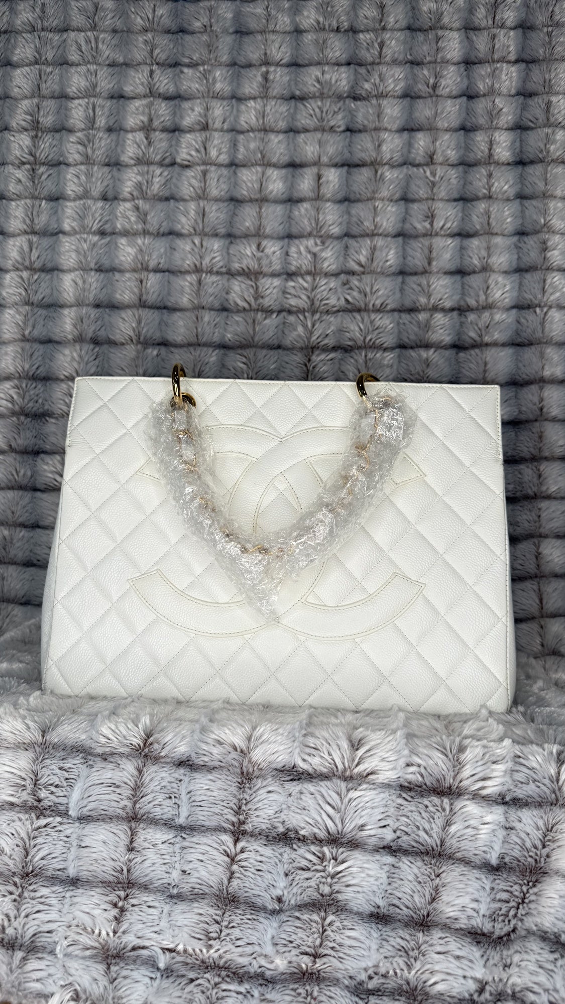 Chanel XL Grand Shopping Tote (GST) Caviar Leather – White