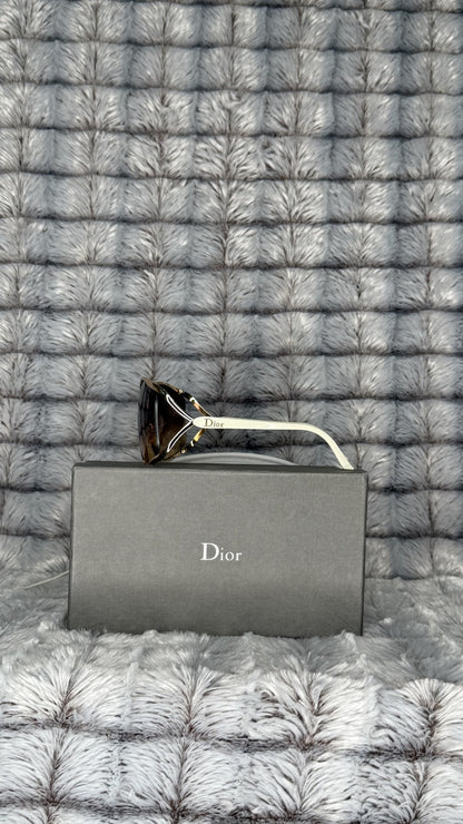 Christian Dior Oversized Butterfly Sunglasses – Gradient Brown