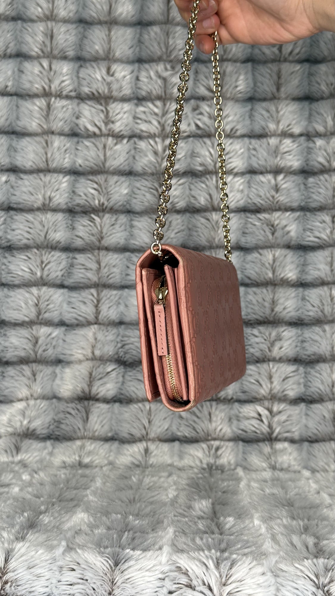GUCCI Guccissima Leather Chain Shoulder Bag - Pink