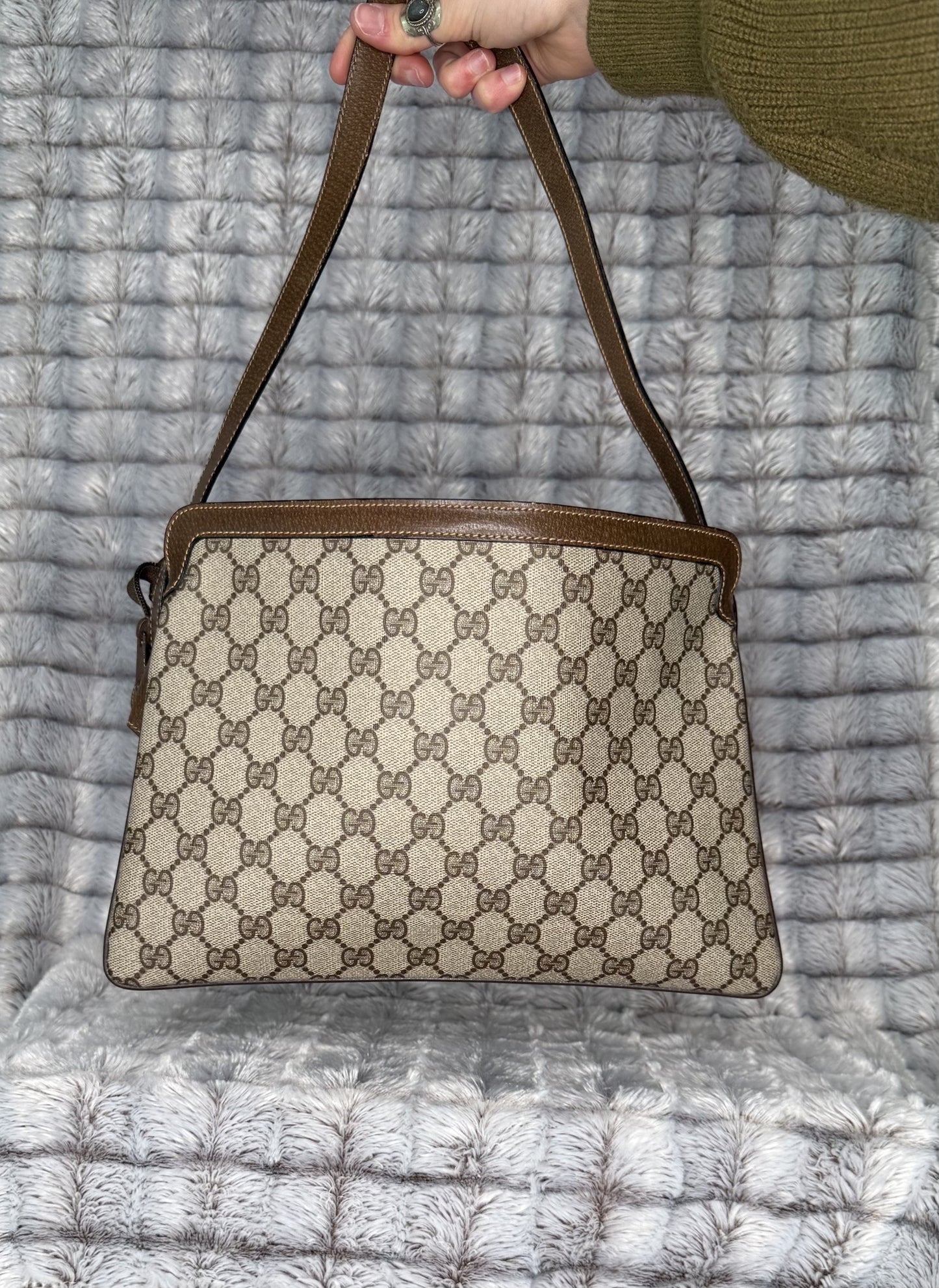 GUCCI Vintage Zip Supreme Shoulder Bag