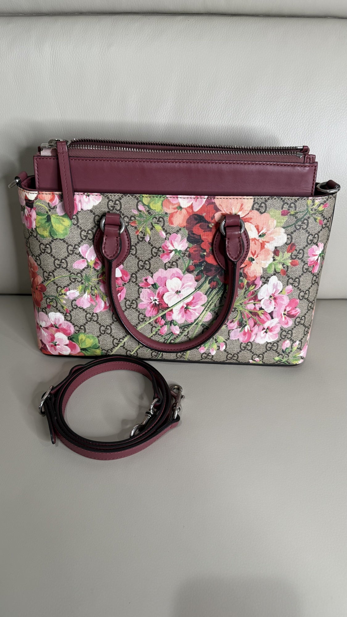 Gucci GG Supreme Blooms Tote Bag