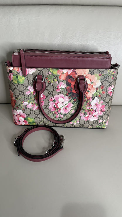 Gucci GG Supreme Blooms Tote Bag