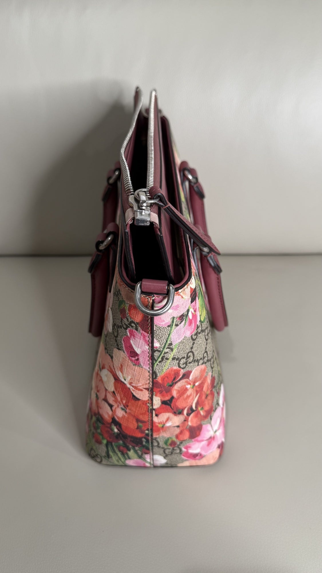 Gucci GG Supreme Blooms Tote Bag