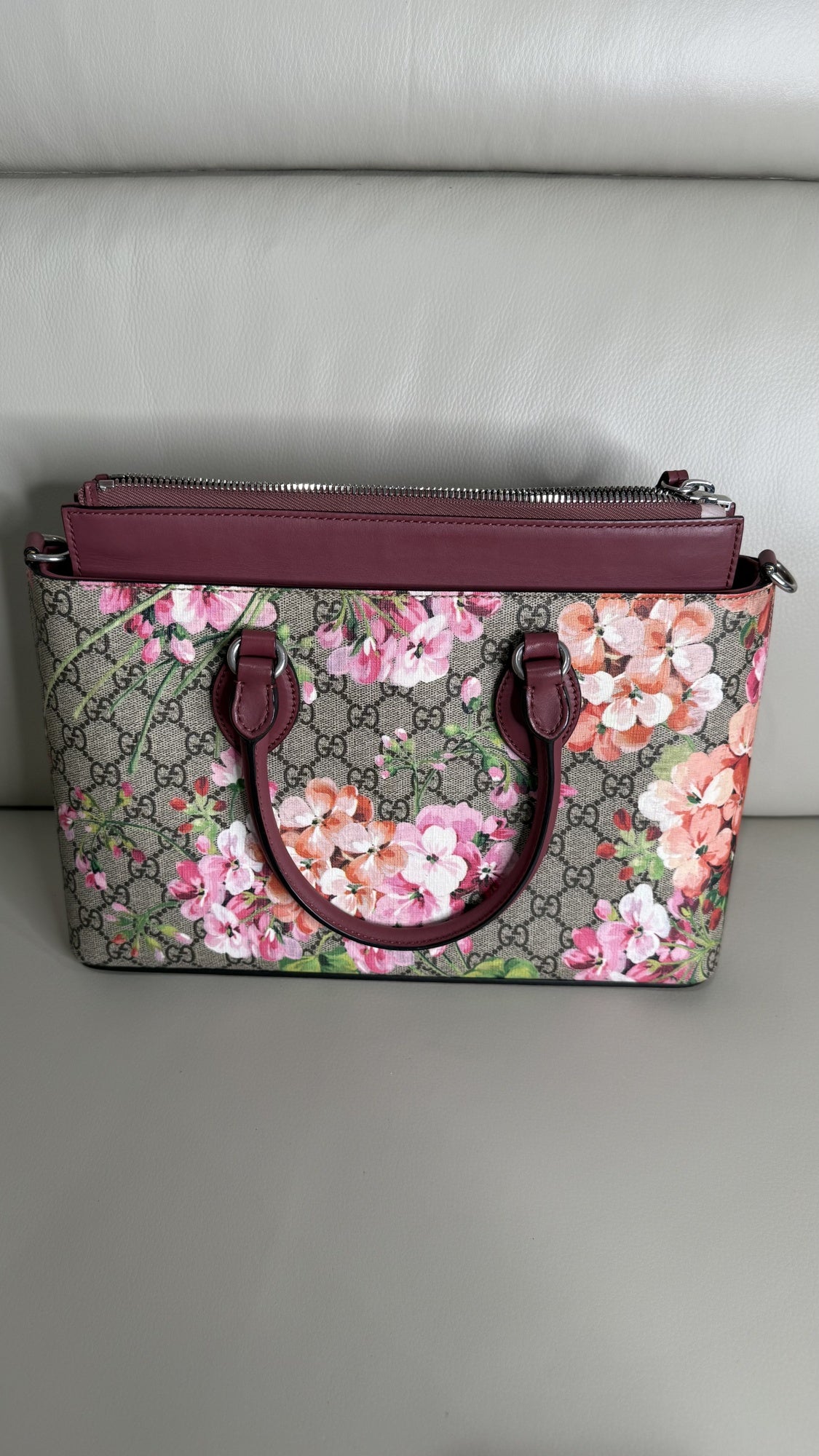 Gucci GG Supreme Blooms Tote Bag