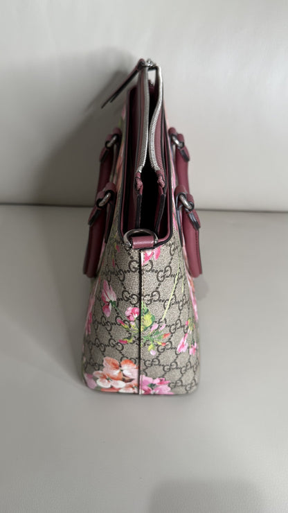 Gucci GG Supreme Blooms Tote Bag