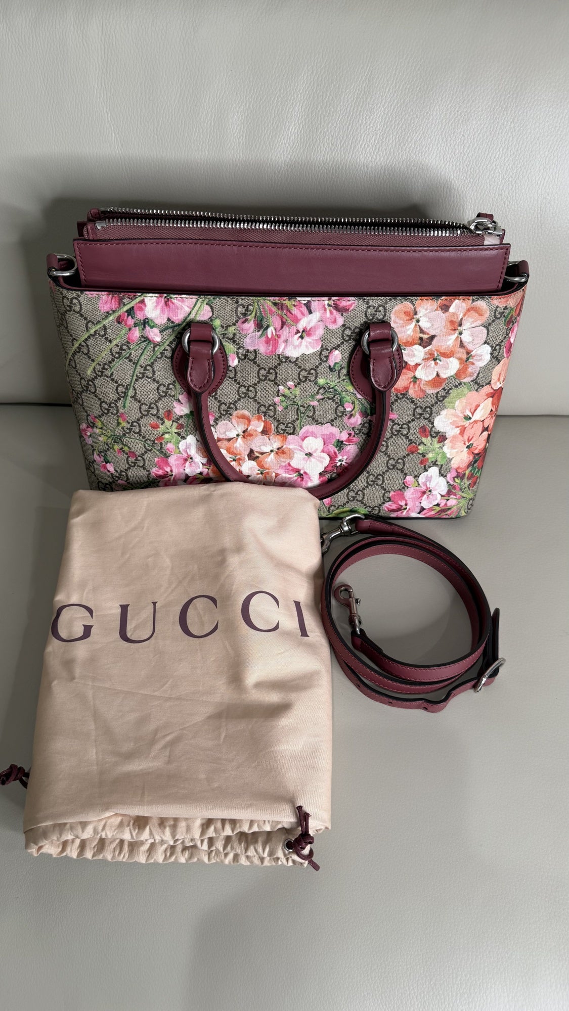 Gucci GG Supreme Blooms Tote Bag