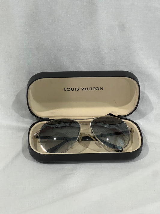 Louis Vuitton Conspiration Pilote Sunglasses – Silver Frame & Monogram Gradient Lenses