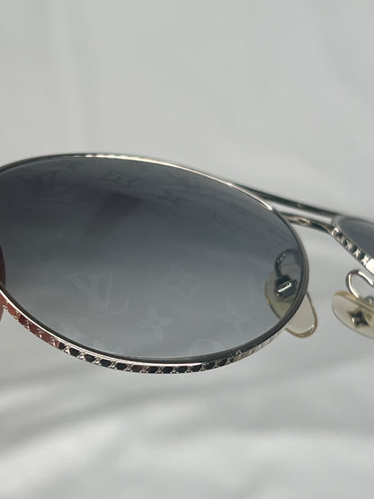 Louis Vuitton Conspiration Pilote Sunglasses – Silver Frame & Monogram Gradient Lenses