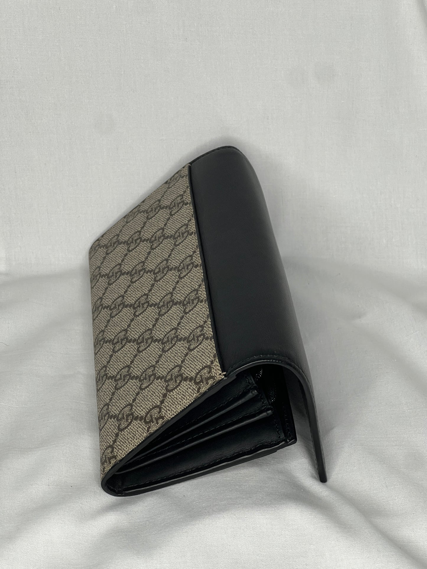 Gucci GG Supreme Continental Wallet