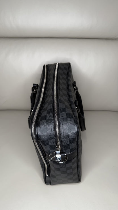 Louis Vuitton Porte-Documents Voyage in Damier Graphite