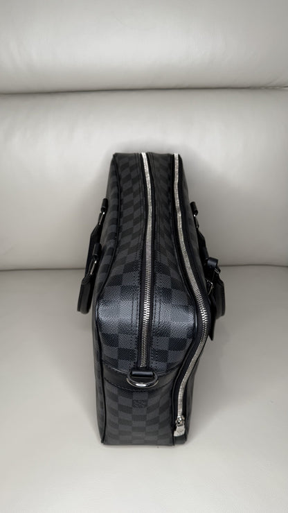 Louis Vuitton Porte-Documents Voyage in Damier Graphite