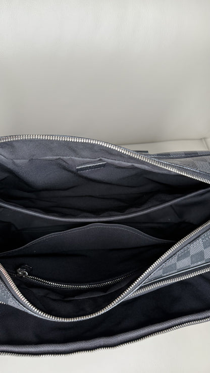 Louis Vuitton Porte-Documents Voyage in Damier Graphite
