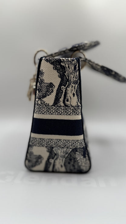 Christian Dior Lady D-Lite Bag – Toile de Jouy Embroidery