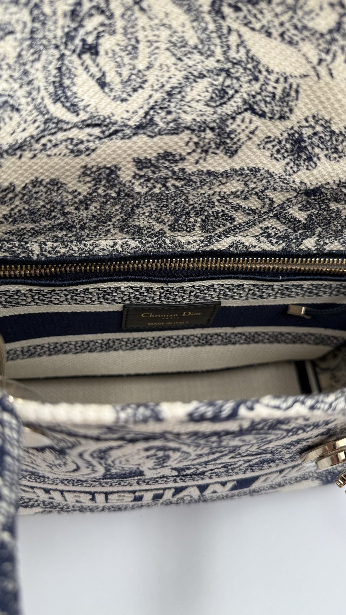 Christian Dior Lady D-Lite Bag – Toile de Jouy Embroidery