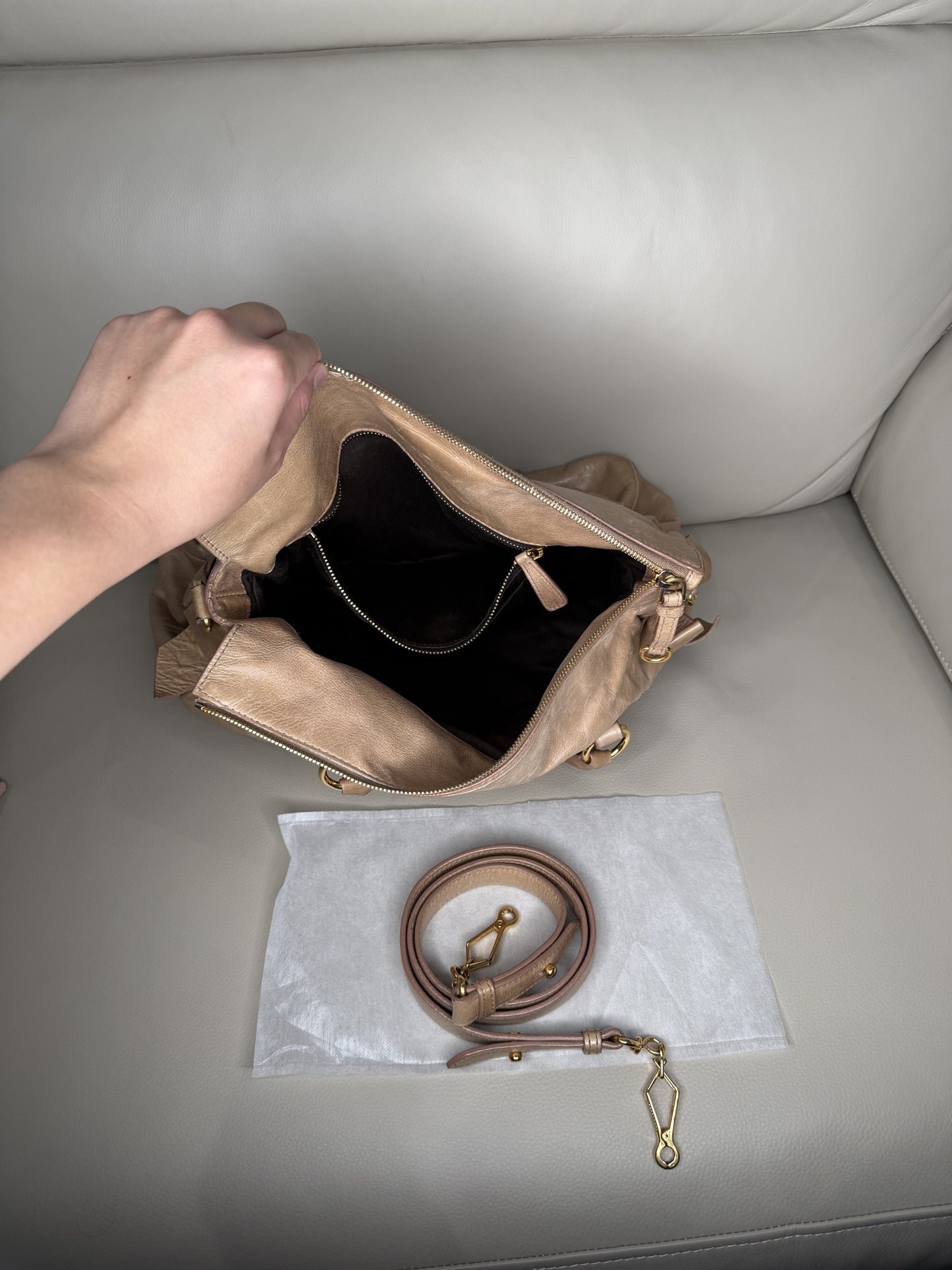 Miu Miu Vitello Lux Bow Bag in Beige Leather with Gold Hardware
