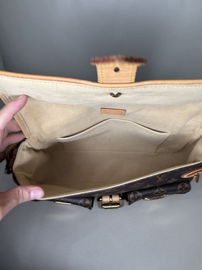 Louis Vuitton Jeune Fille Messenger Bag