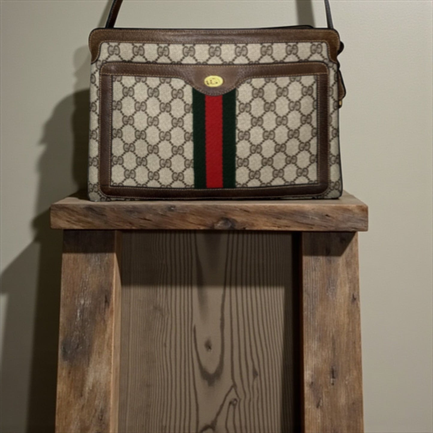 GUCCI Vintage Zip Supreme Shoulder Bag